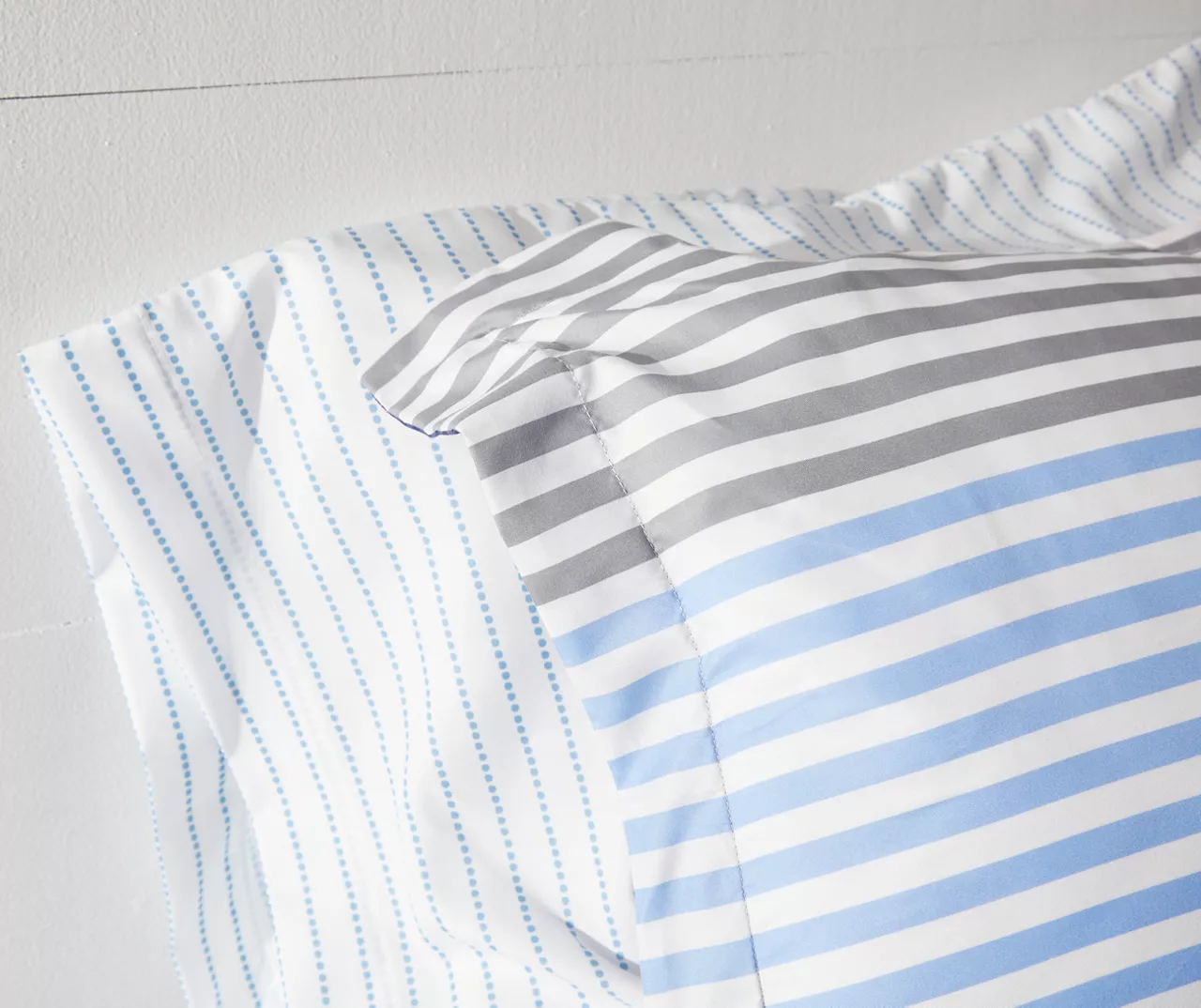 Blue & Red Stripe Microfiber King 9-Piece Bed-in-a-Bag Set 5 Blue & Red Stripe Microfiber King 9-Piece Bed-in-a-Bag Set - Image 5