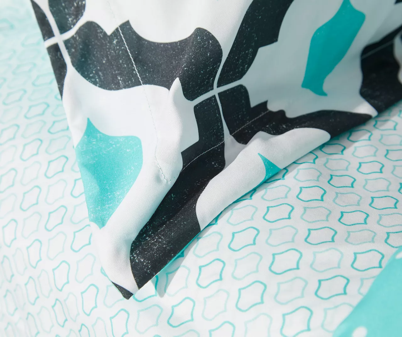 Blue & Black Arabesque Microfiber Twin 6-Piece Bed-in-a-Bag Set 4 Blue & Black Arabesque Microfiber Twin 6-Piece Bed-in-a-Bag Set - Image 4