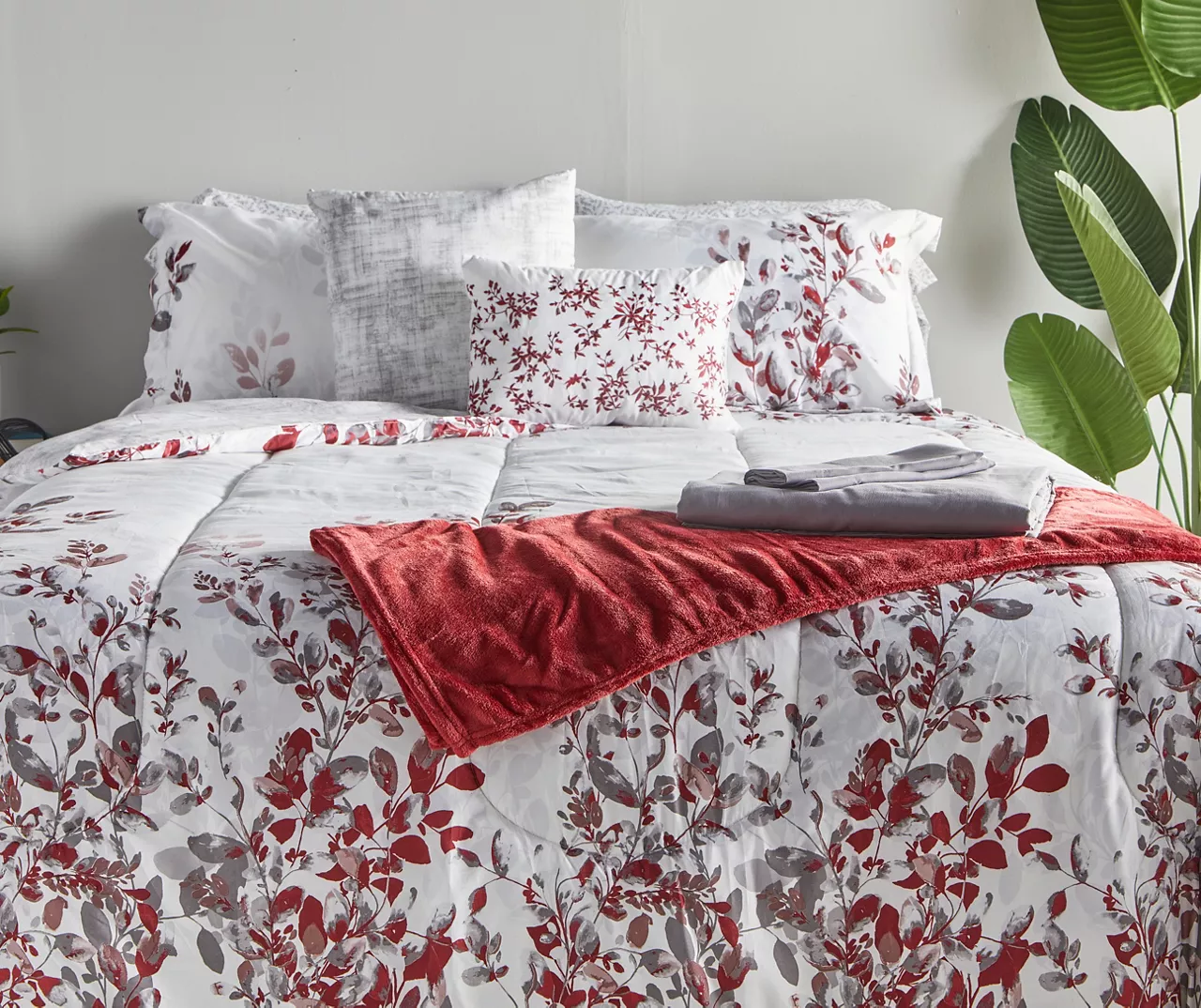 Red & Gray Floral Bed-in-a-Bag Full 14-Piece Bedding Set 2 Red & Gray Floral Bed-in-a-Bag Full 14-Piece Bedding Set - Image 2